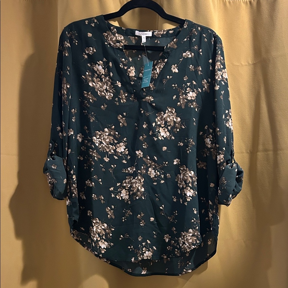 Maurices Dark Green Floral V-Neck Roll-Tab Blouse
